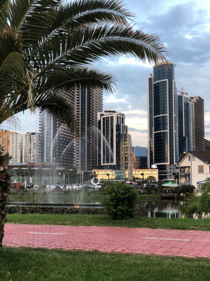 Апартамент У Моря Batum Dış mekan fotoğraf