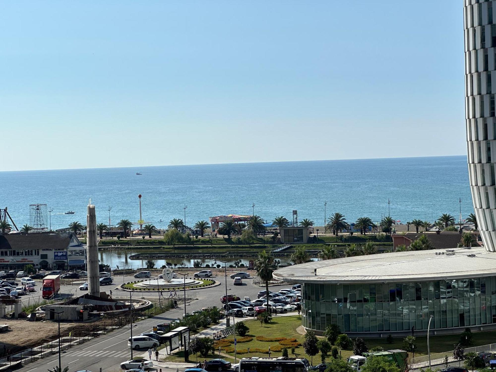 Апартамент У Моря Batum Dış mekan fotoğraf